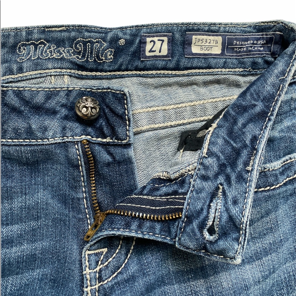 🤠 Miss Me Fleur de lis Women's Boot Cut Jeans with Cream Embroidery 🤠2 for $40 🤠 - Picture 9 of 12